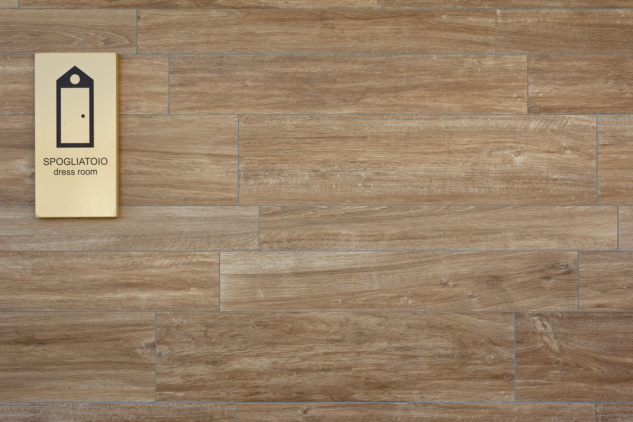 Premium wood-effect indoor tiles, wall-mounted.