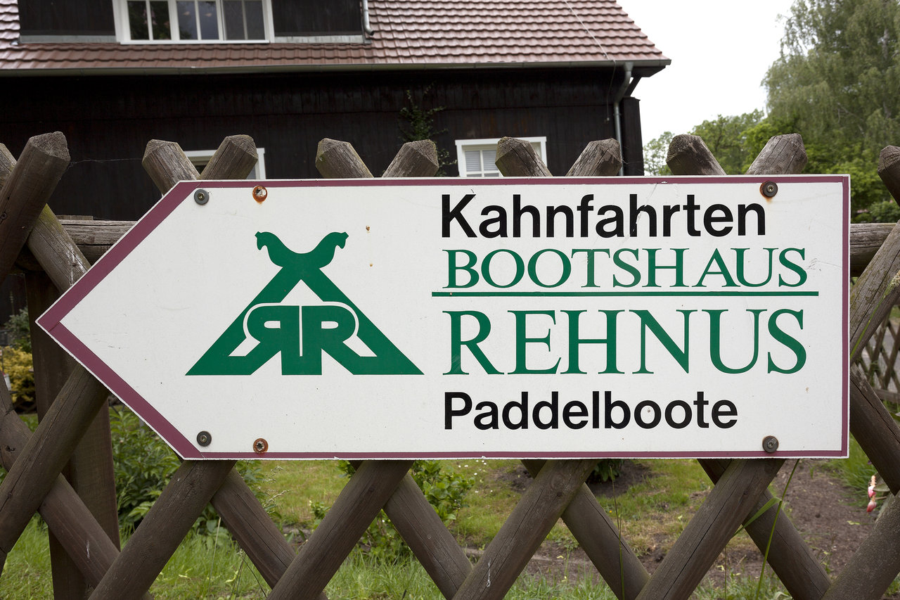 Directions to Rehnus Boathouse: Punt Trips & Paddle Boats.