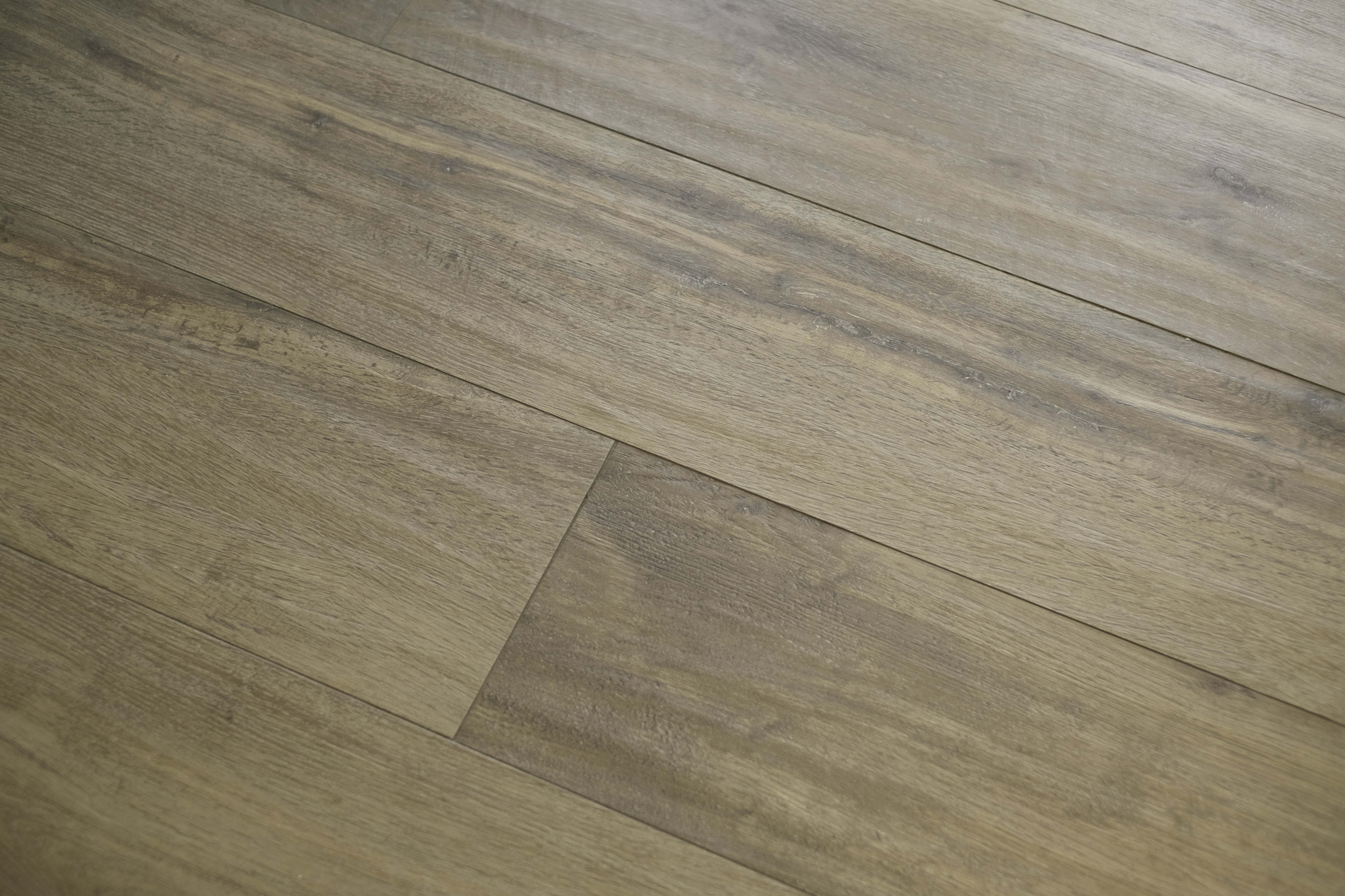 High-quality Porcelaingres tiles in natural wood look for indoor and outdoor areas.