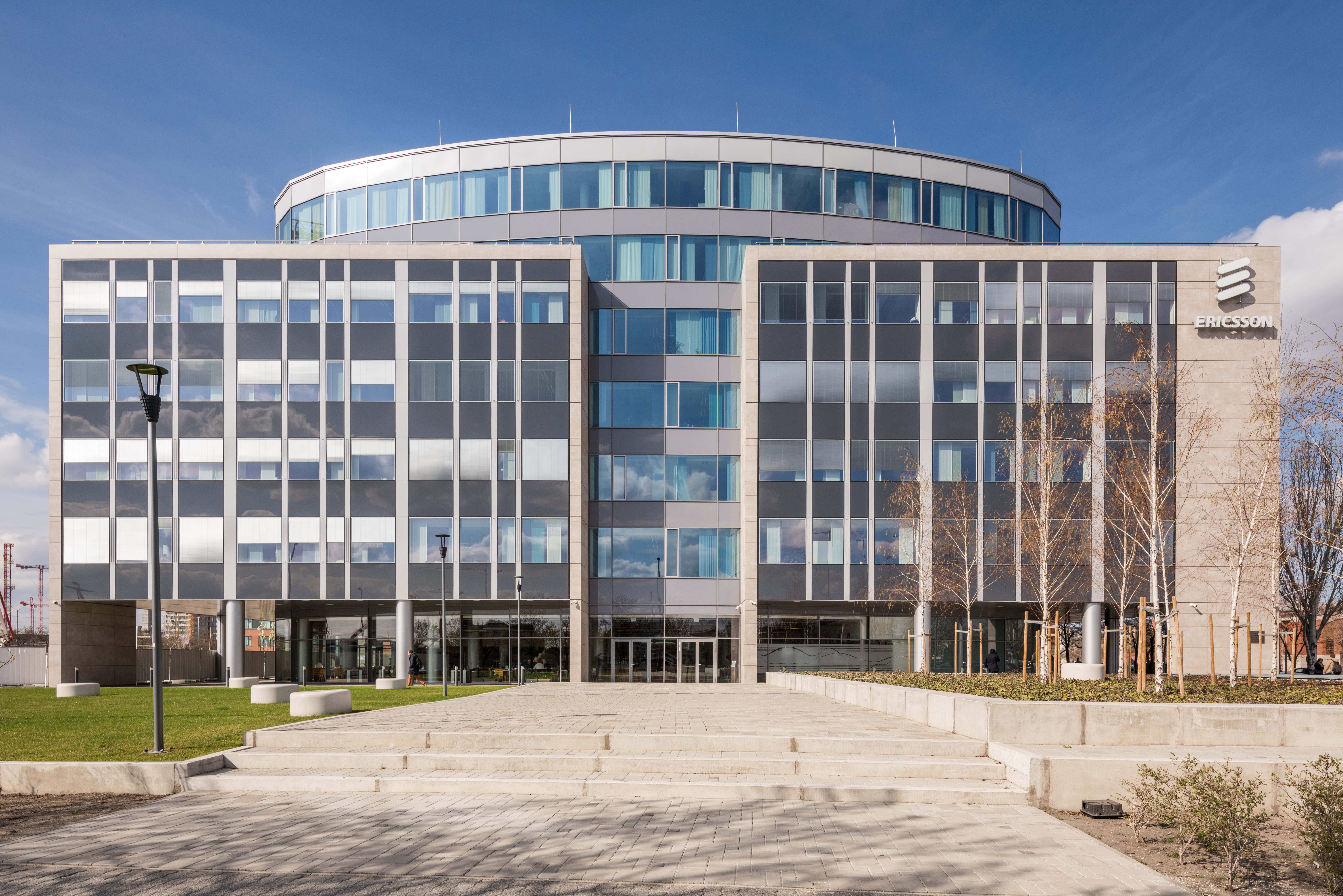 Porcelaingres Headquarters: Modern architecture for high-quality indoor and outdoor tiles.