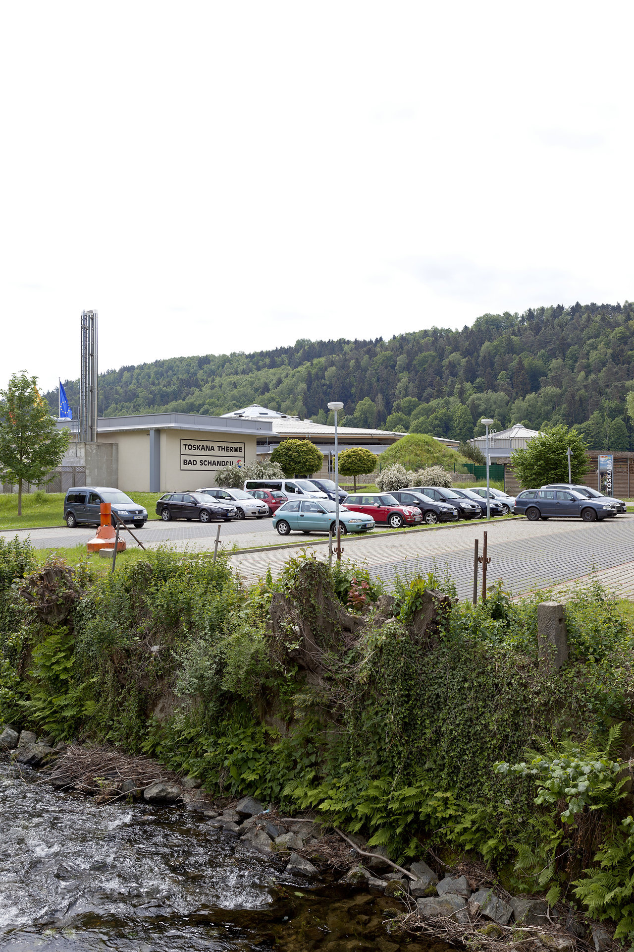 Showroom of Marazzi Tiles and Schöner Wohnen Tiles with parking.